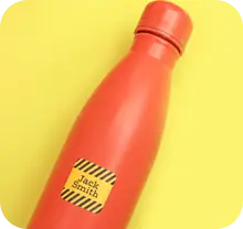 maxiadesivi personalizzati sulle bottiglia